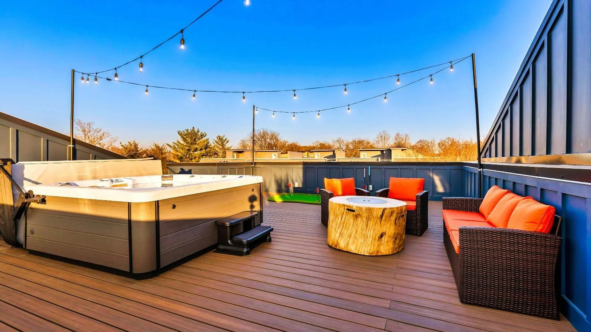 Hébergement de vacances Luxury Hot Tub & Rooftop Deck Downtown Nashville