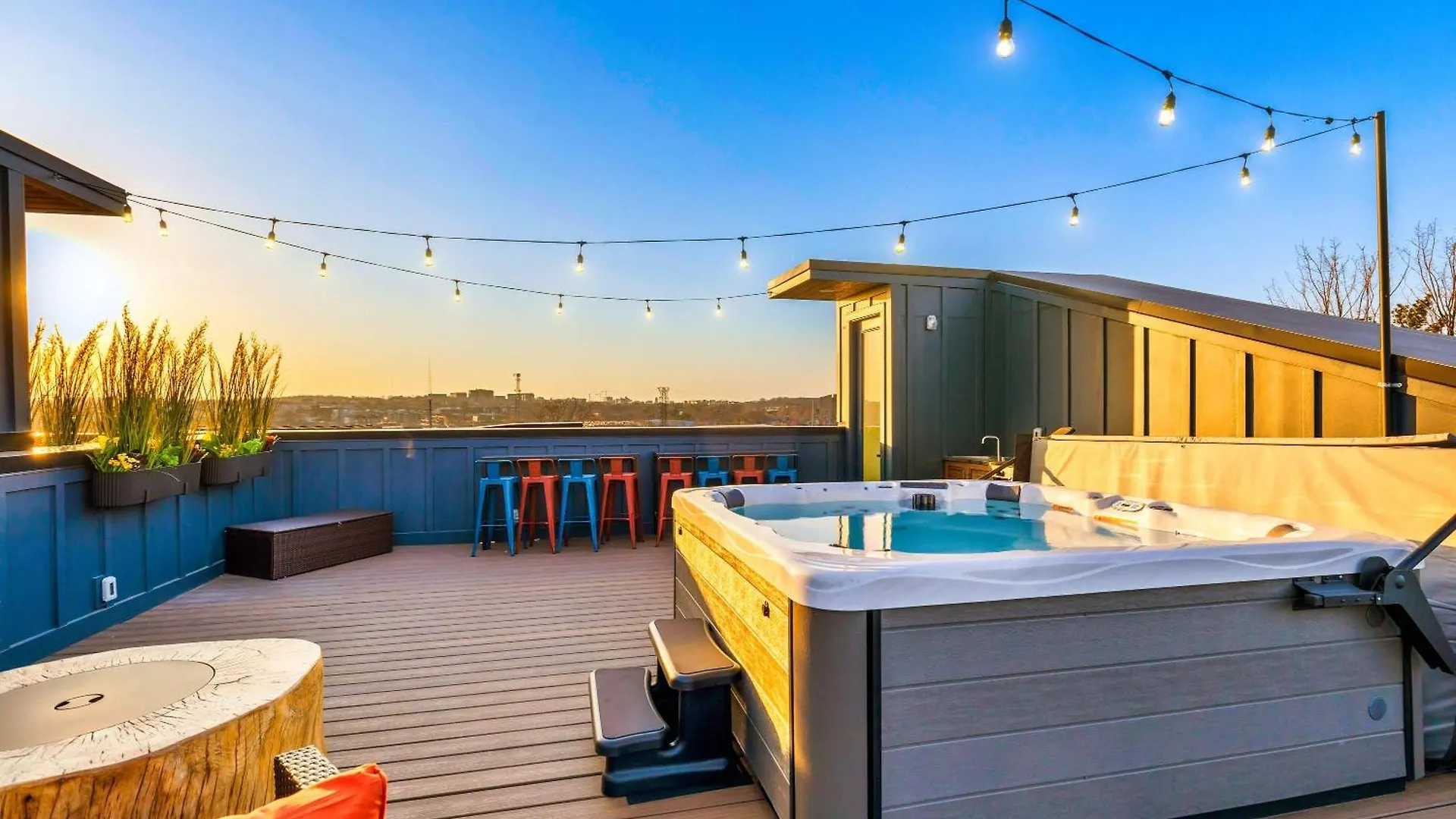 Luxury Hot Tub & Rooftop Deck Downtown Nashville Hébergement de vacances